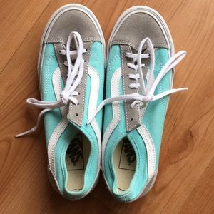 LAST DAY - Hardly Worn Grey/Light Blue Vans